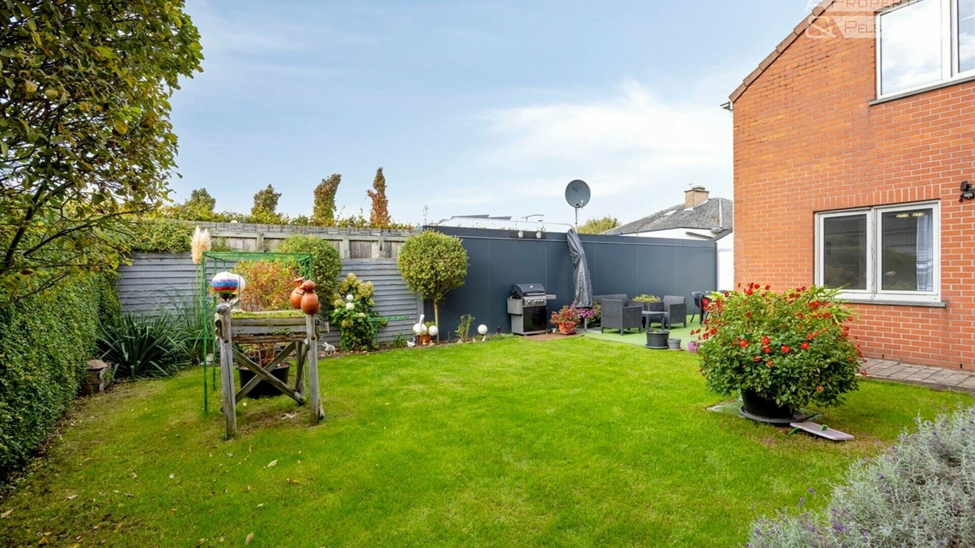 Appartementsgebouw te koop in MEERBEEK