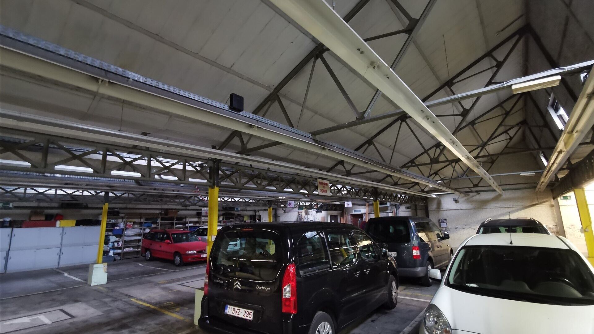 Bureelgebouw te koop in LEUVEN