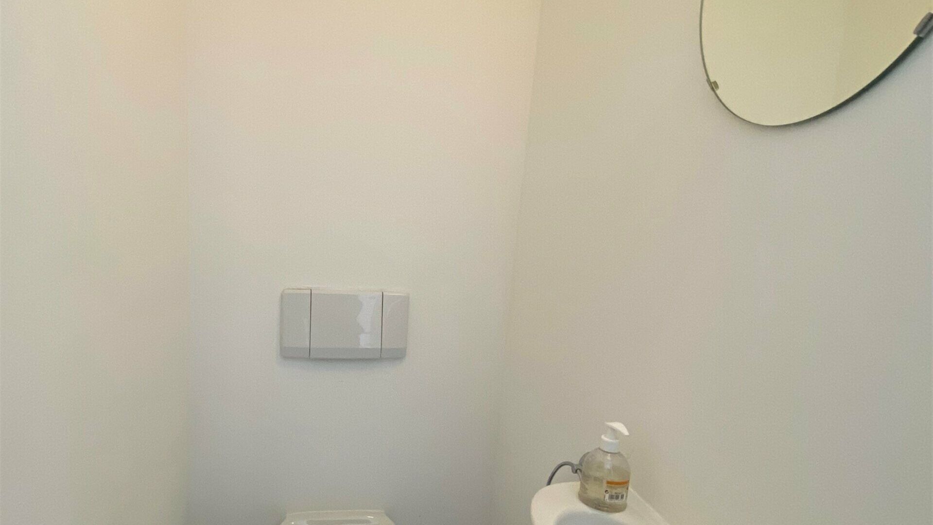 Call floor for rent in EVERBERG