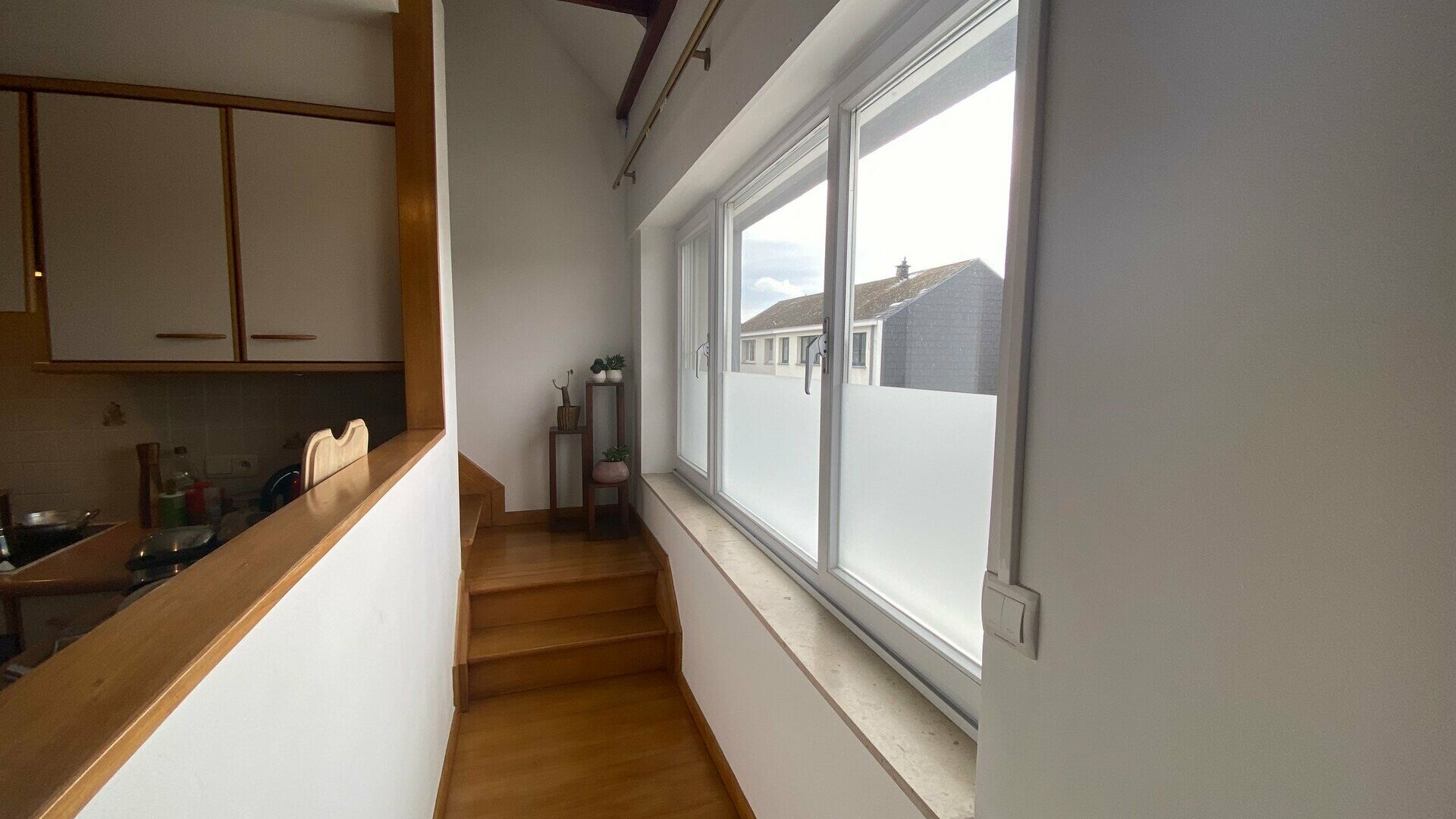 Call floor for rent in EVERBERG