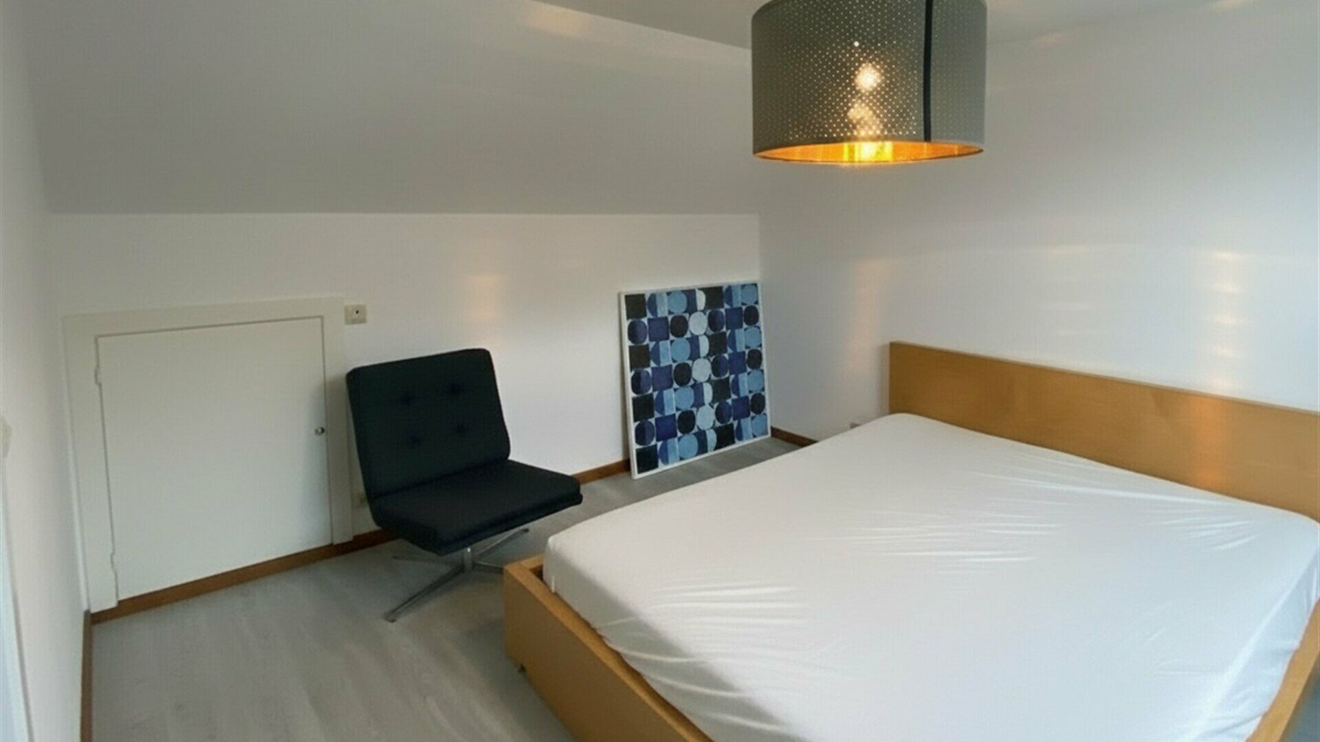 Call floor for rent in EVERBERG