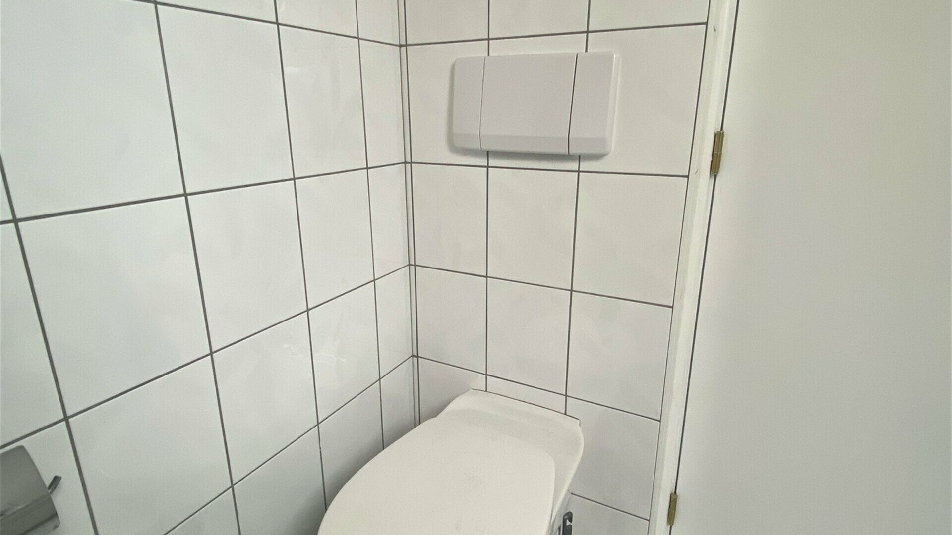 Call floor for rent in EVERBERG