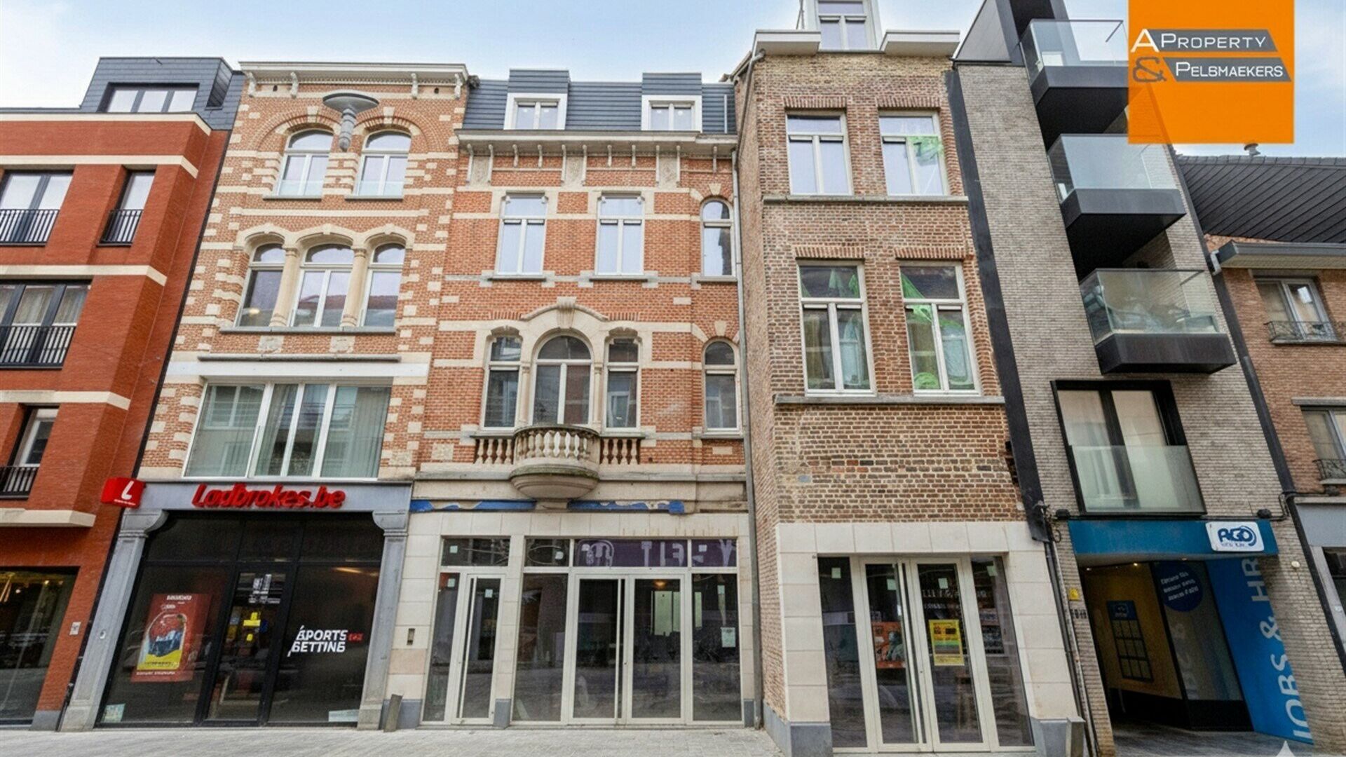 Bureelgebouw te koop in LEUVEN