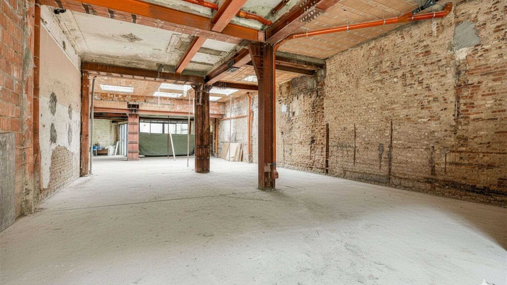 Bureelgebouw te koop in LEUVEN