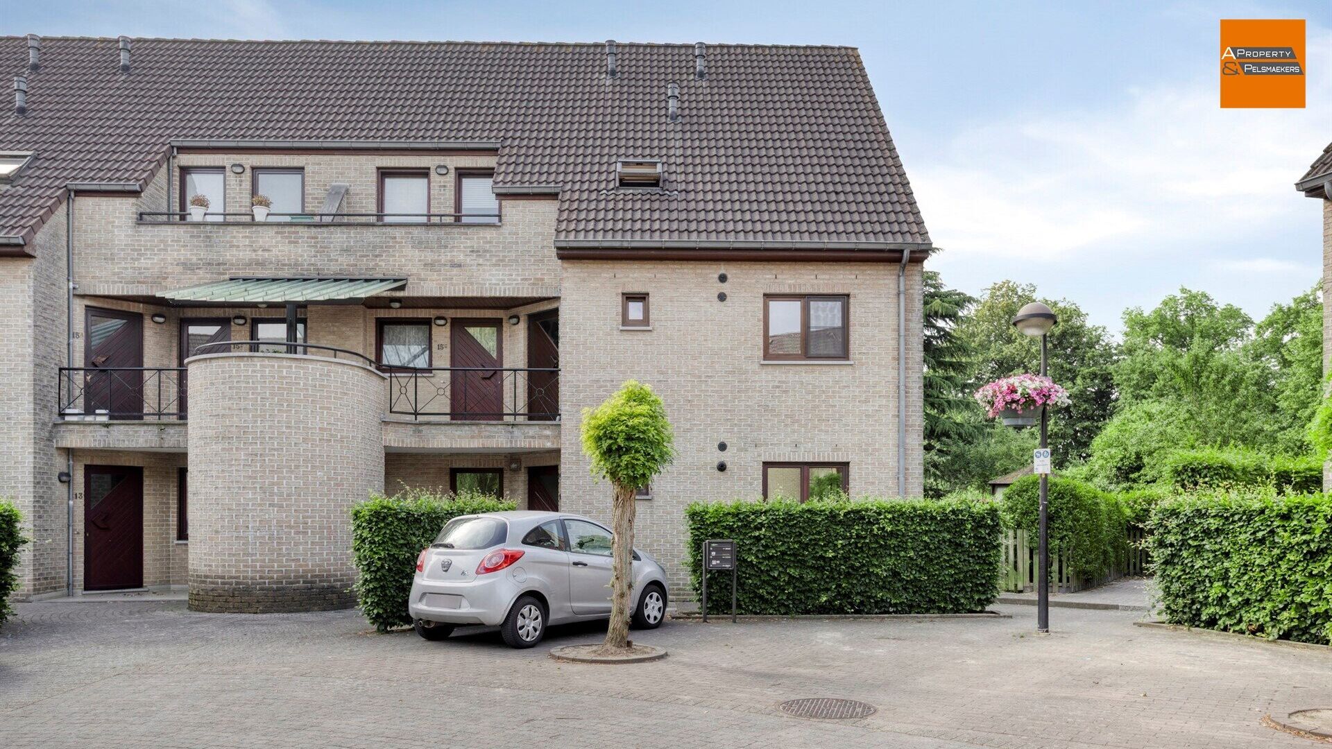 Gelijkvloers te koop in SINT-STEVENS-WOLUWE