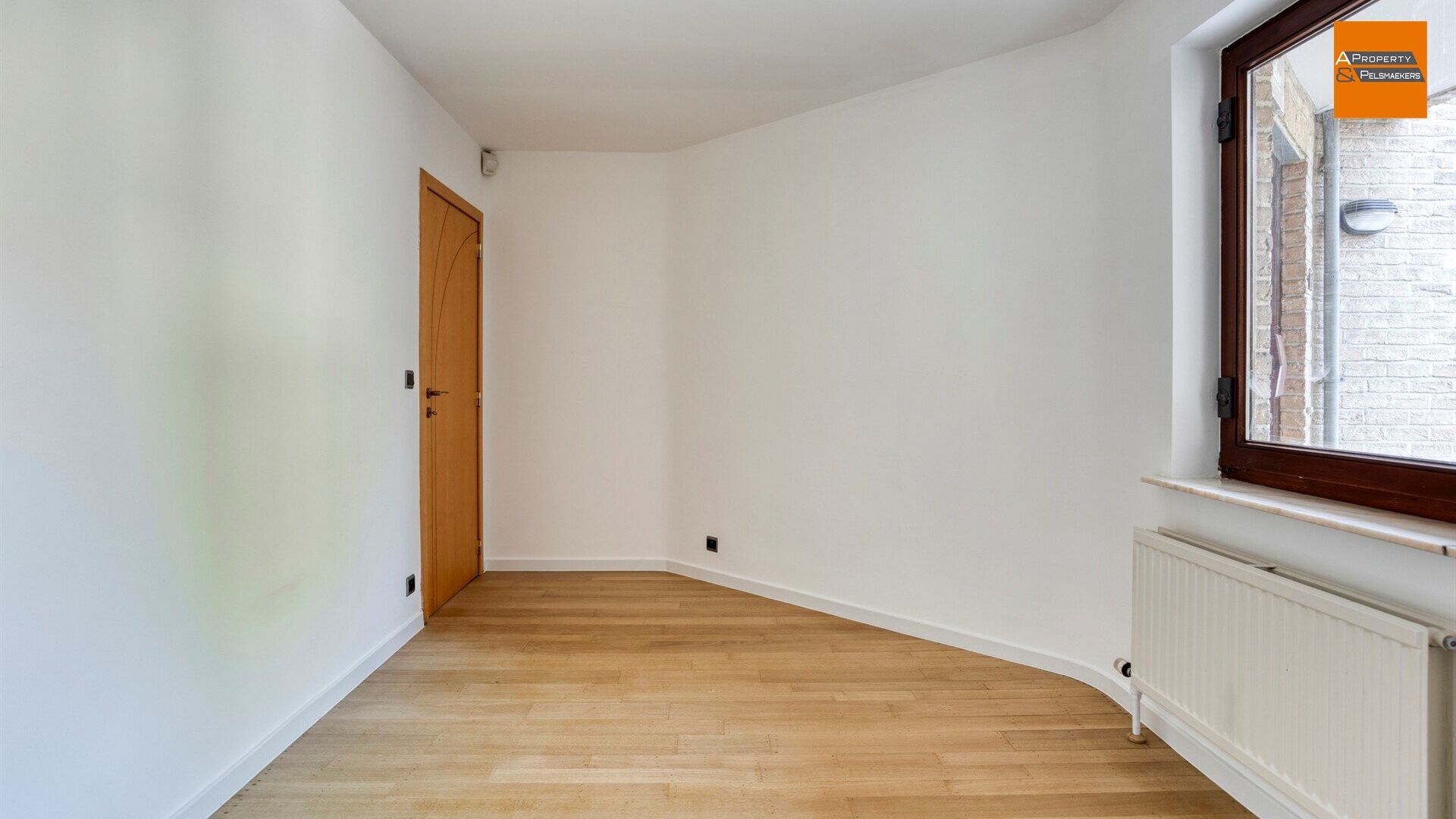 Gelijkvloers te koop in SINT-STEVENS-WOLUWE