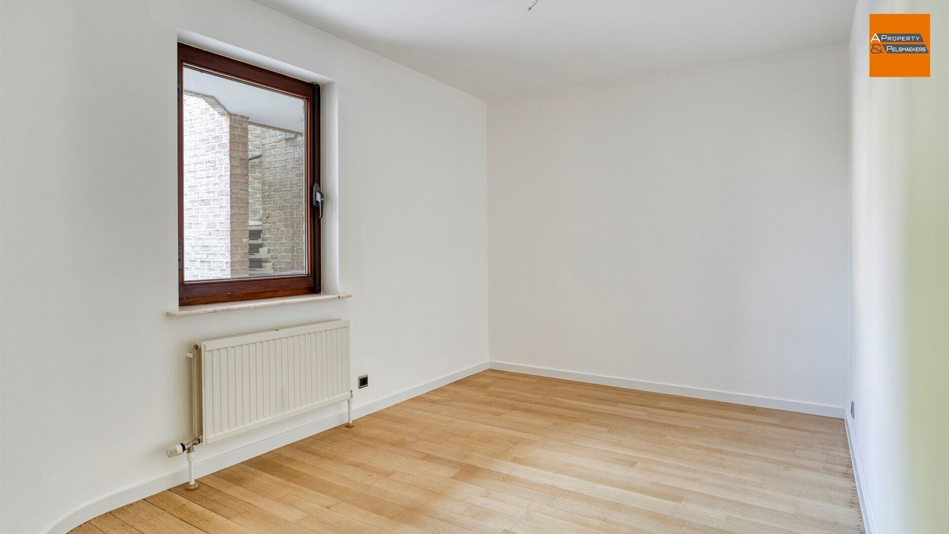 Gelijkvloers te koop in SINT-STEVENS-WOLUWE