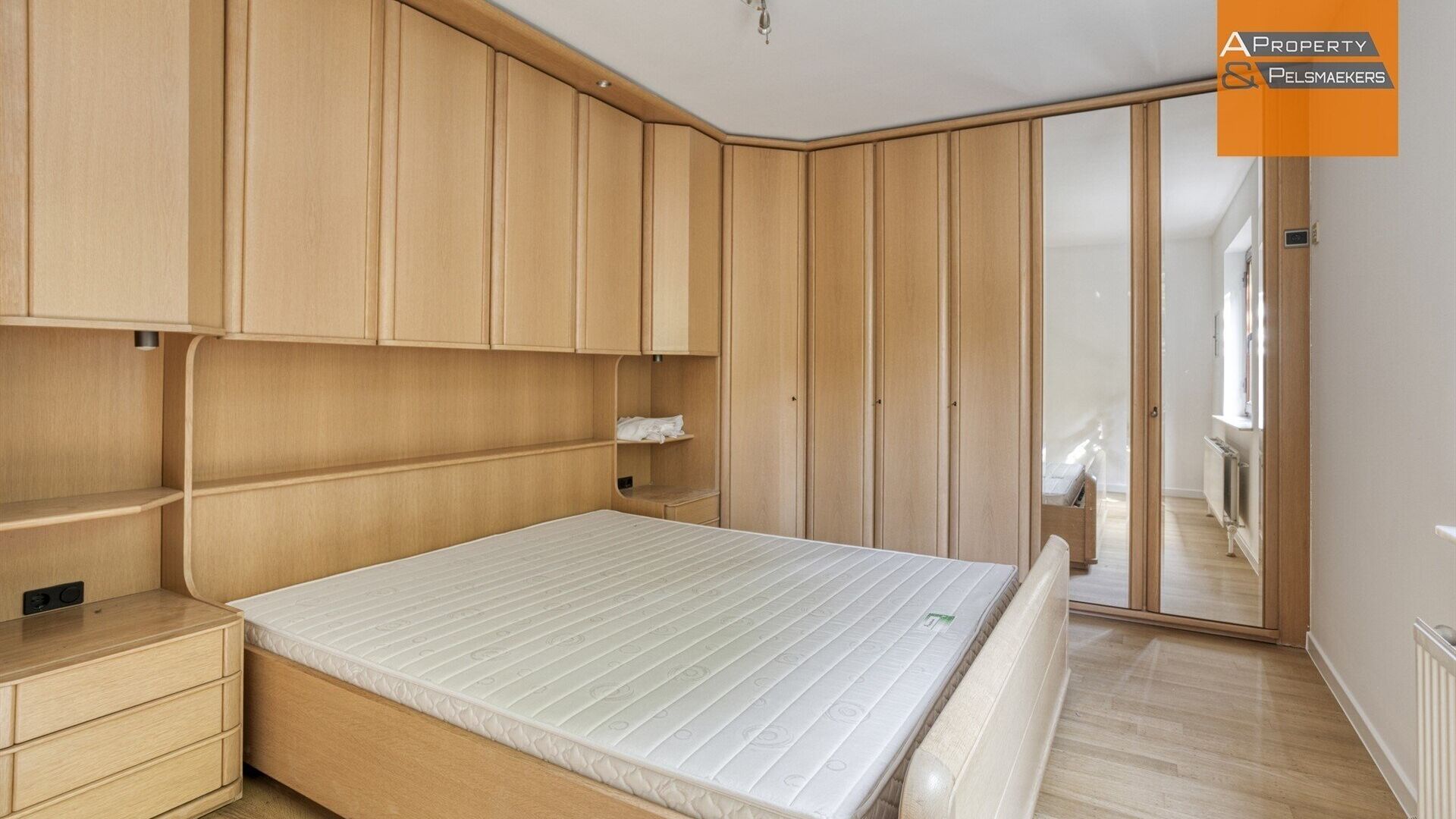 Gelijkvloers te koop in SINT-STEVENS-WOLUWE