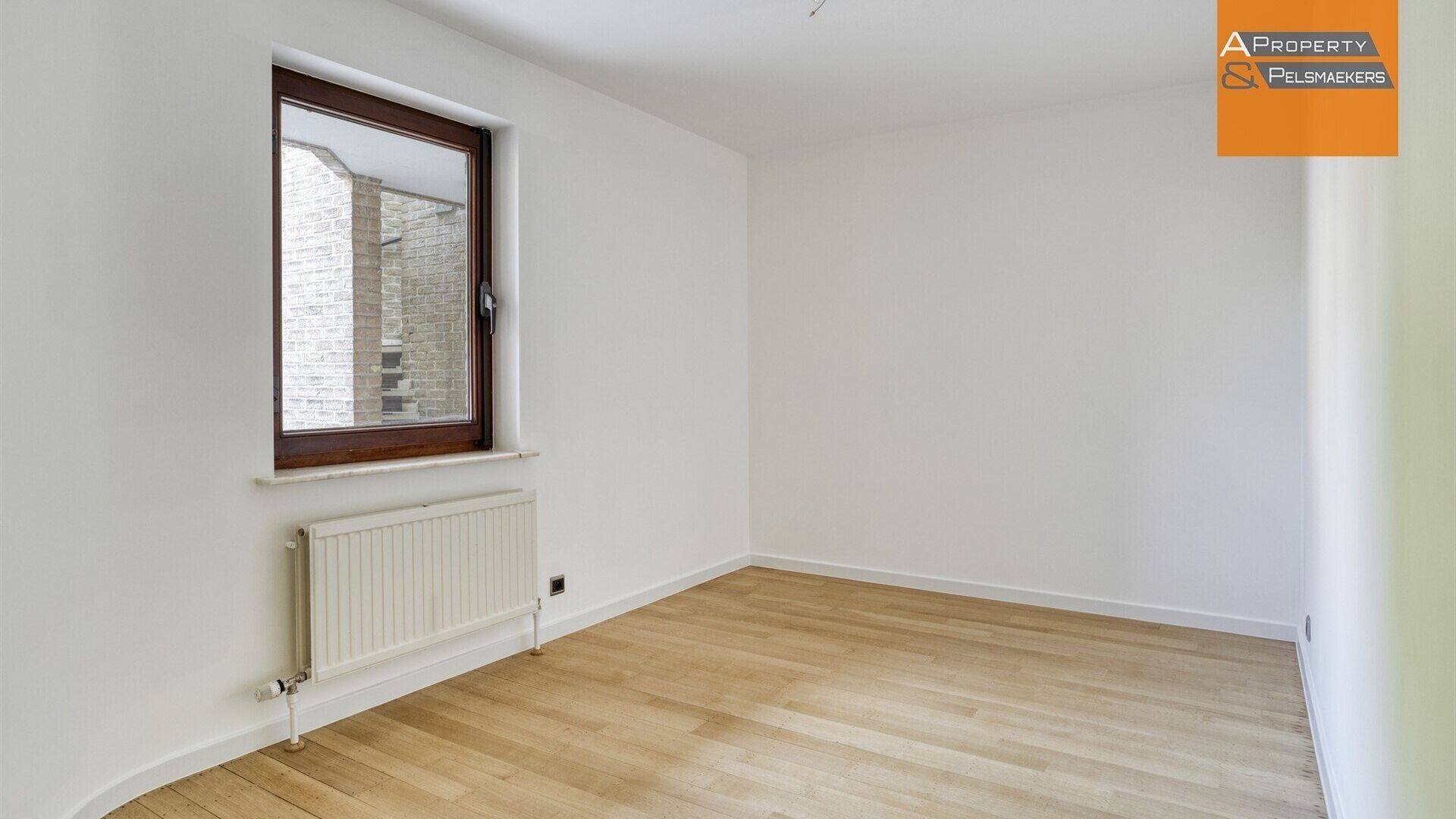 Gelijkvloers te koop in SINT-STEVENS-WOLUWE