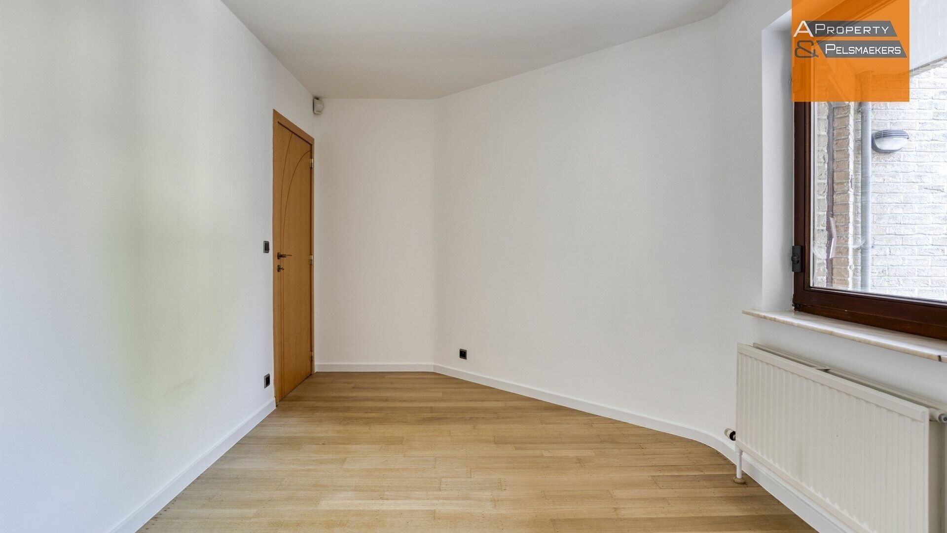 Gelijkvloers te koop in SINT-STEVENS-WOLUWE