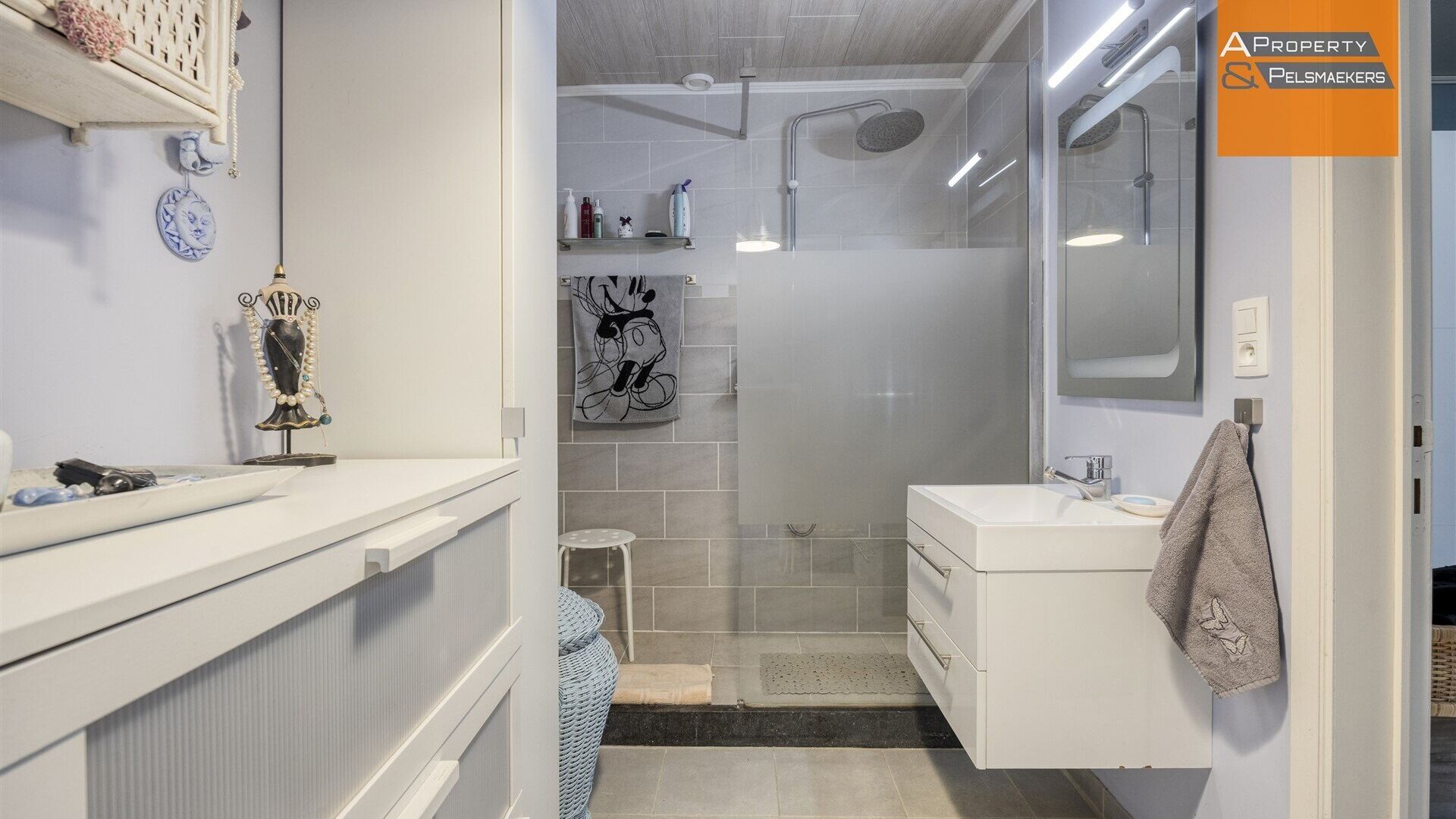 House for sale in MEERBEEK