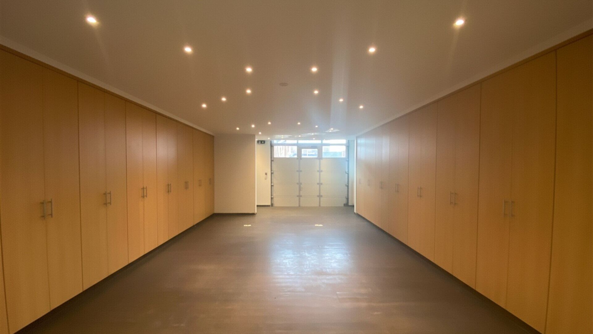 Immeuble commercial à louer à LEUVEN