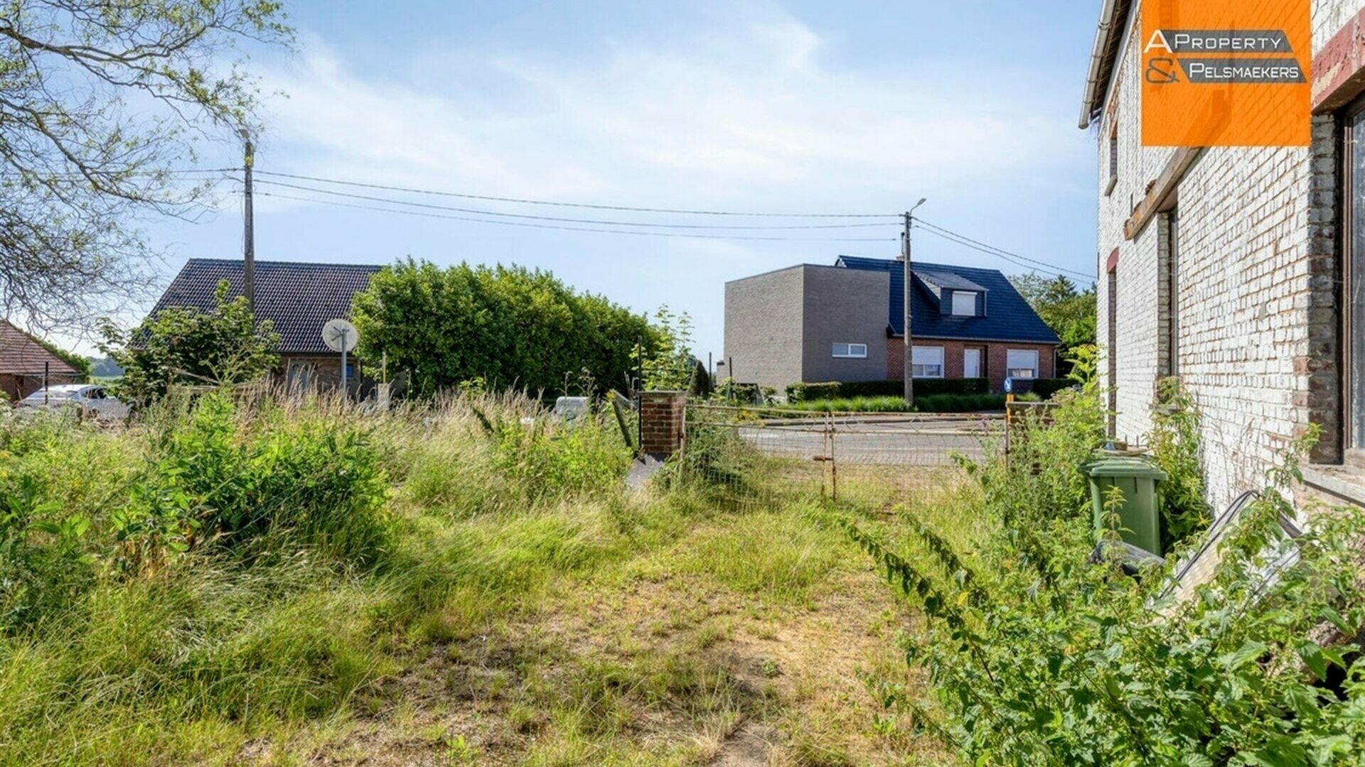 Mixed building for sale in LUBBEEK