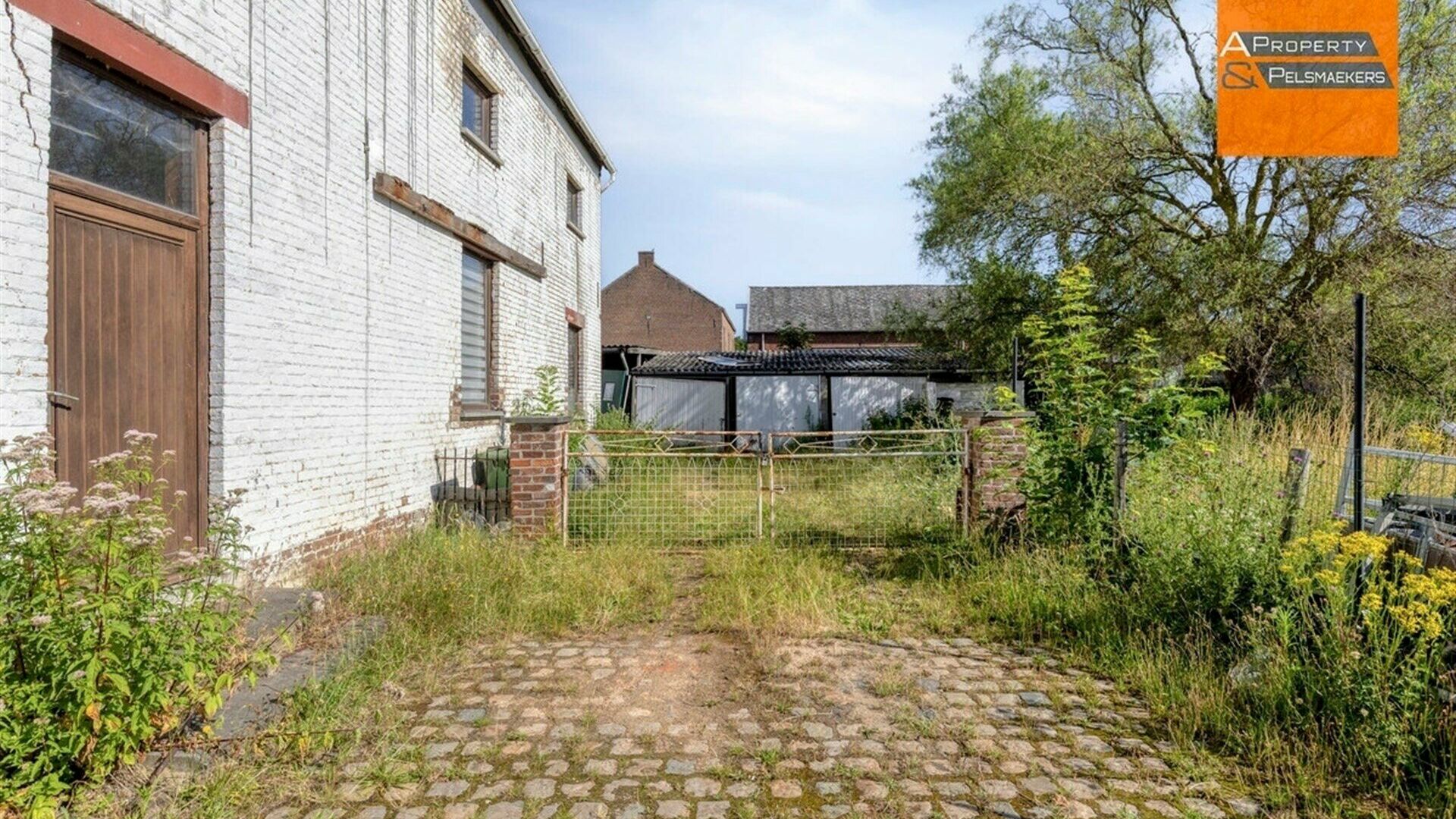 Mixed building for sale in LUBBEEK