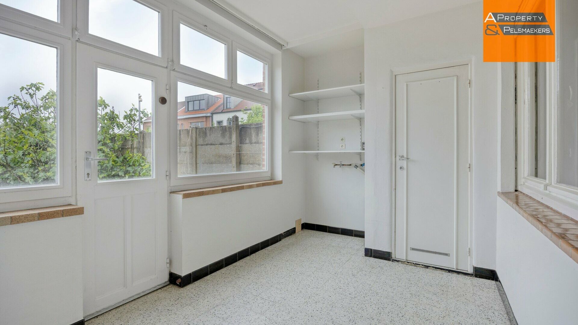 Opbrengsteigendom te koop in STEENOKKERZEEL