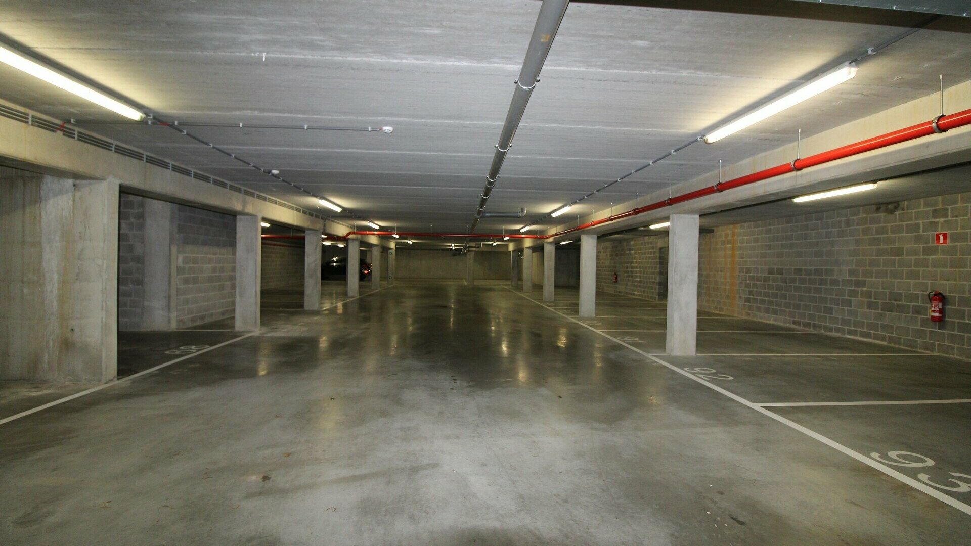 Parking - Binnenstaanplaats for rent in KORTENBERG