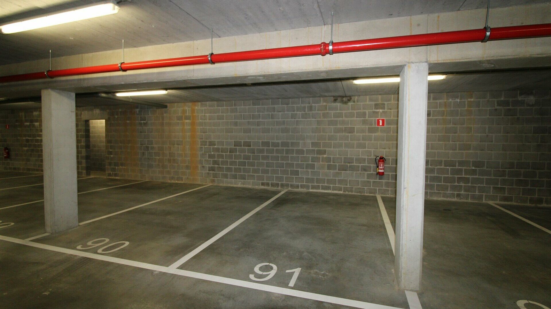 Parking - Binnenstaanplaats te huur in KORTENBERG
