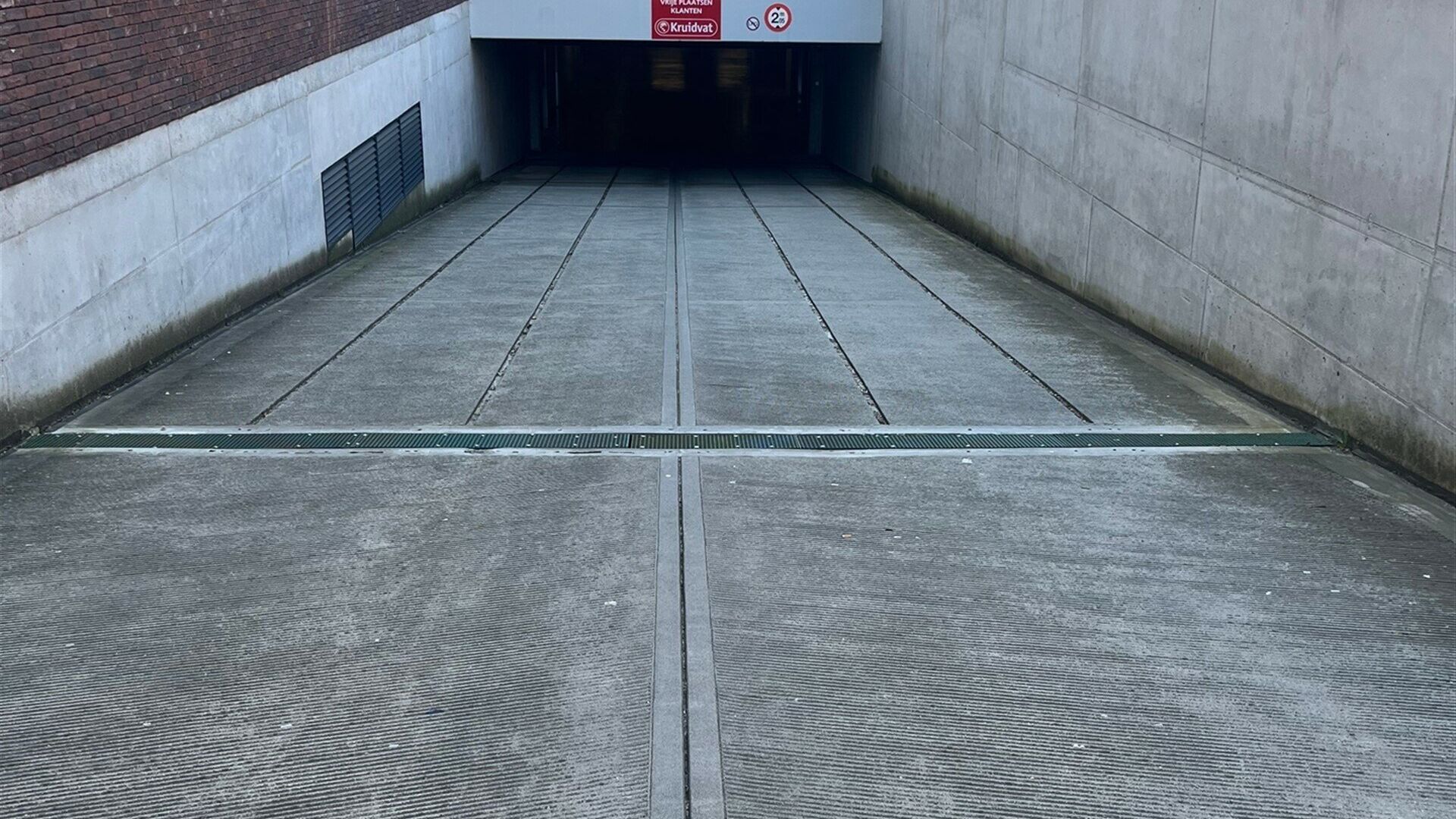 Parking - Binnenstaanplaats te koop in KORTENBERG