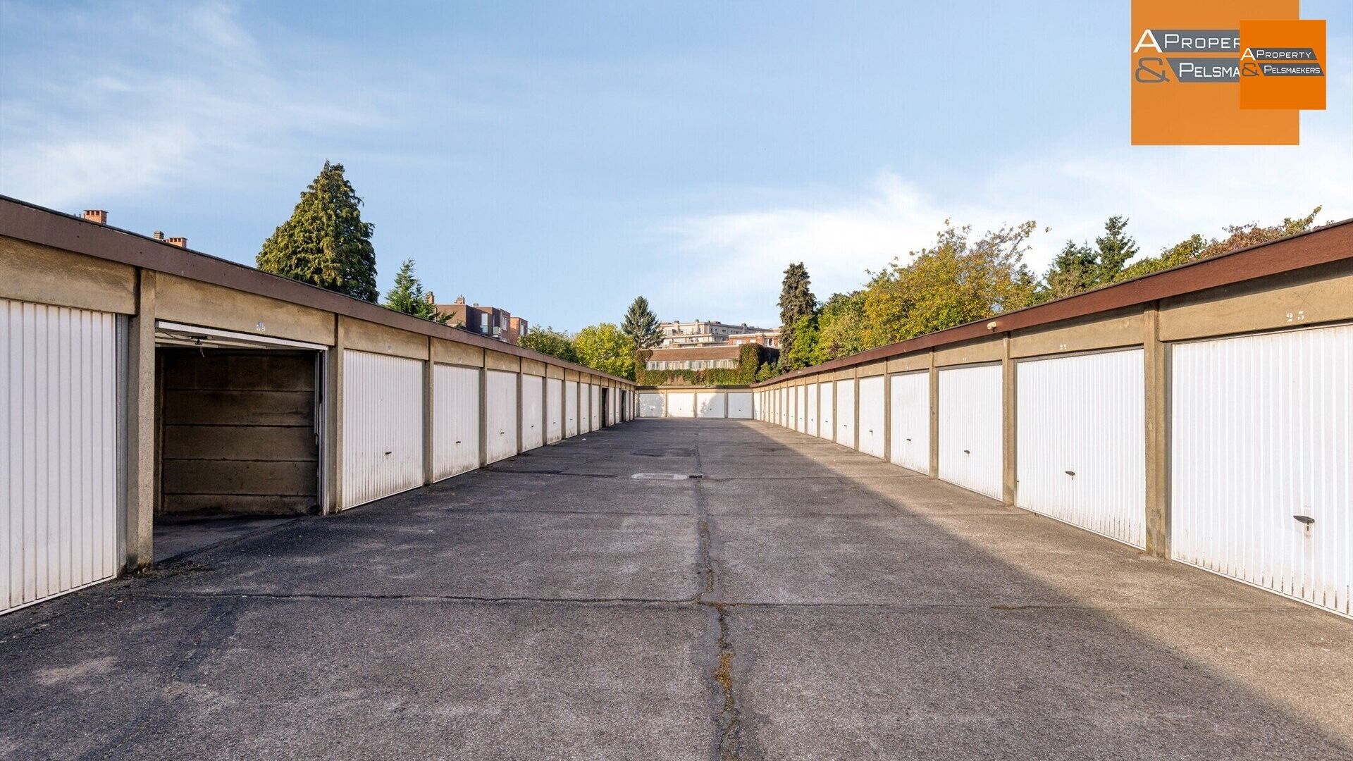 Parking - gesloten garagebox for sale in ANDERLECHT