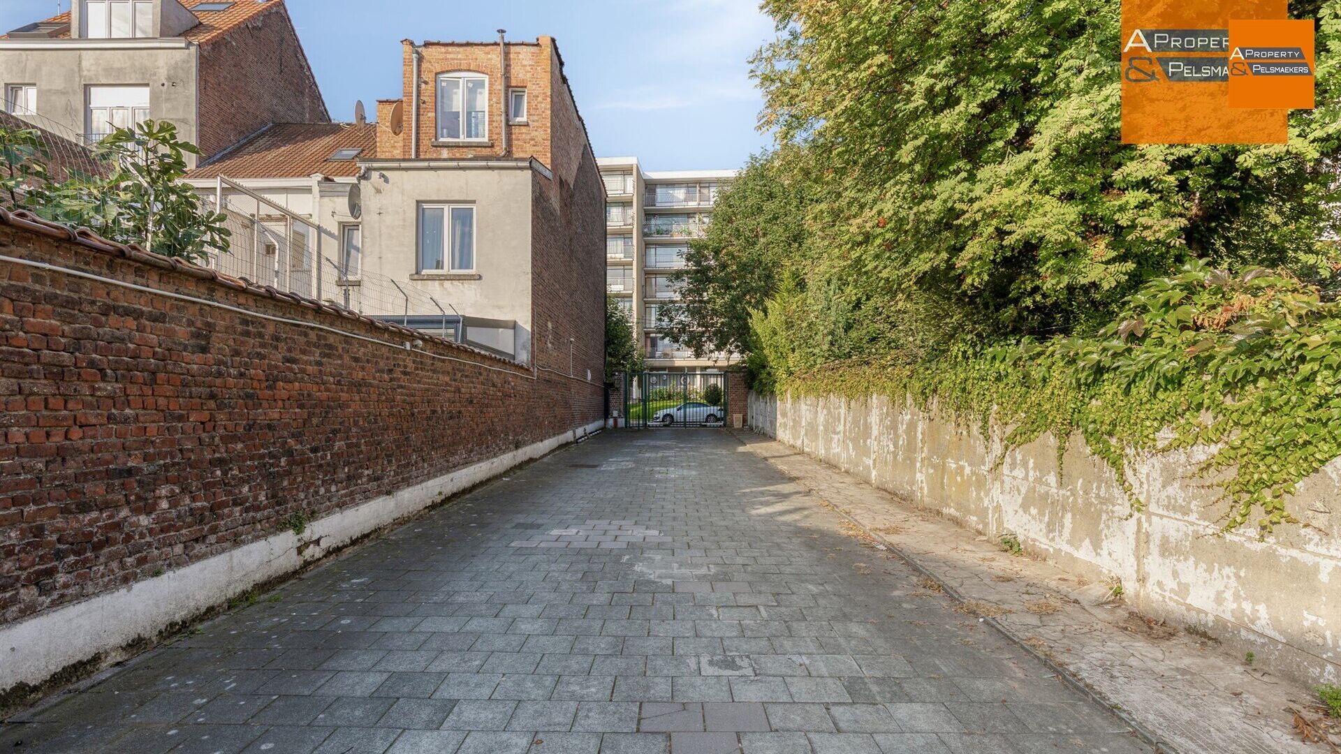 Parking - gesloten garagebox for sale in ANDERLECHT