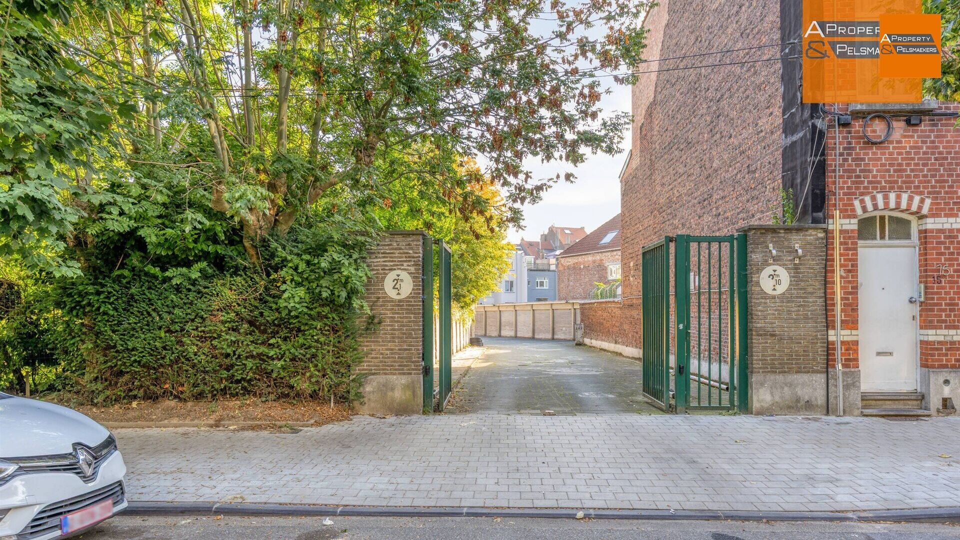 Parking - gesloten garagebox te koop in ANDERLECHT