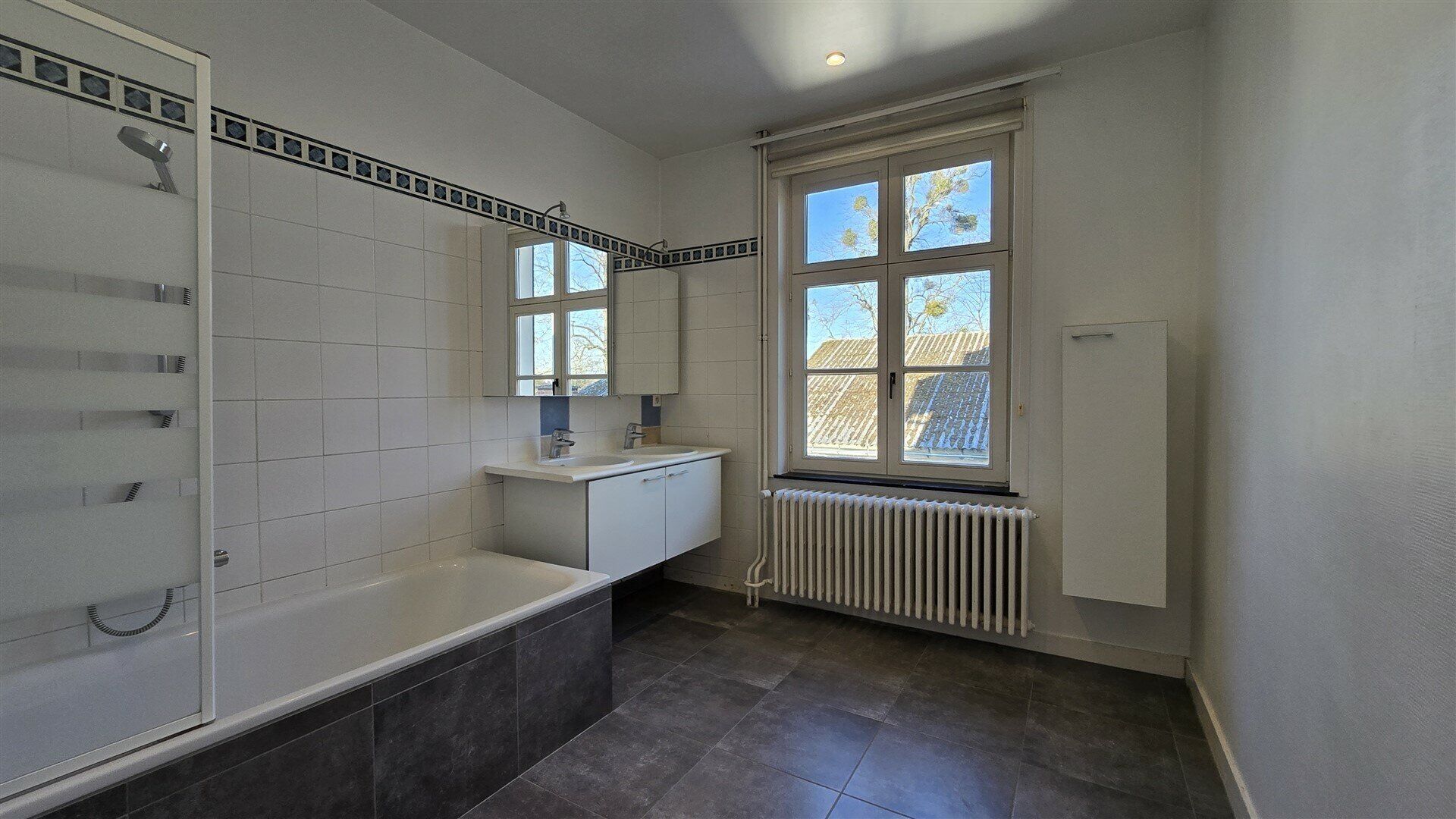 Property with character for rent in EVERBERG