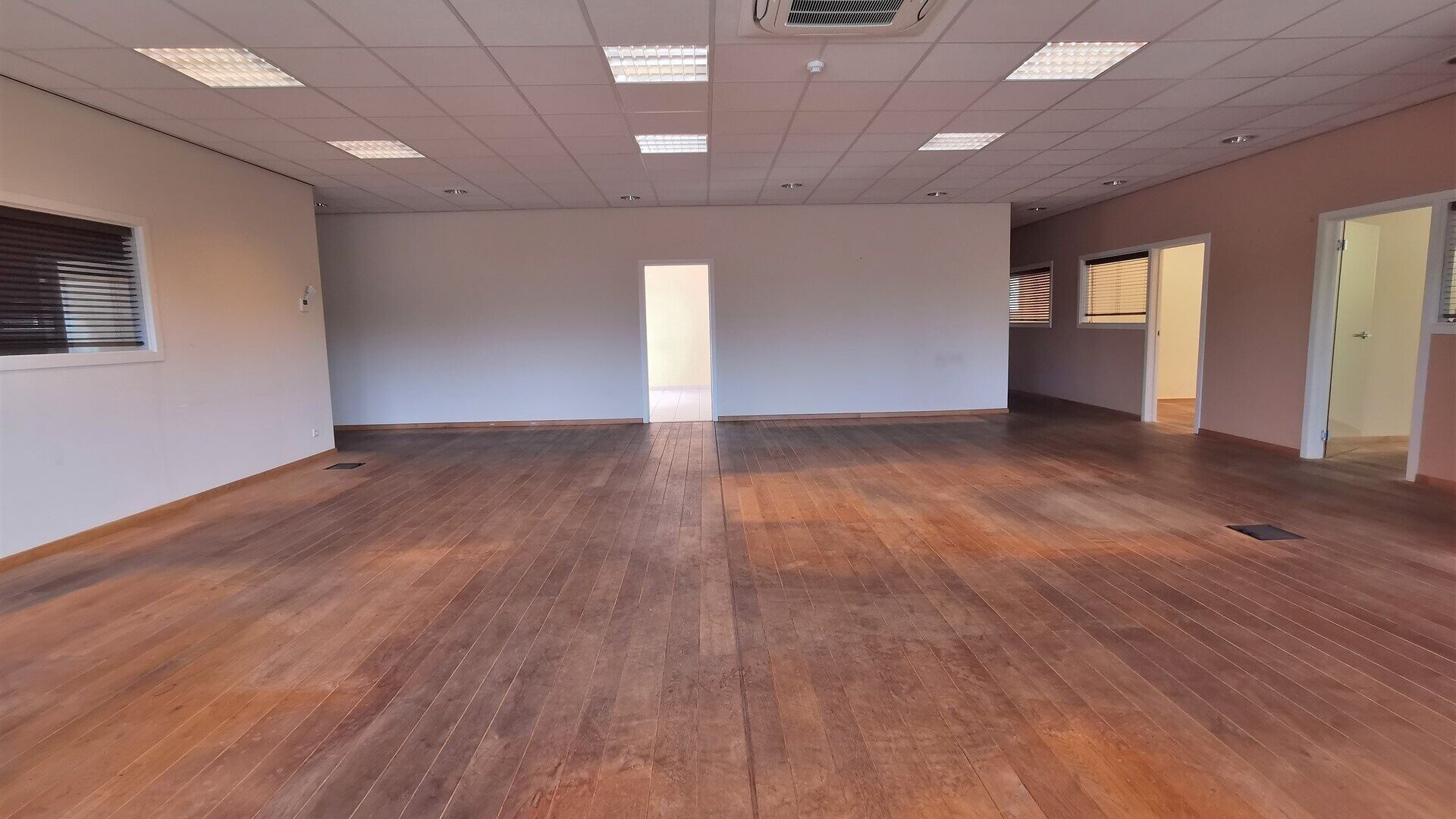 Retail space for rent in HERENT