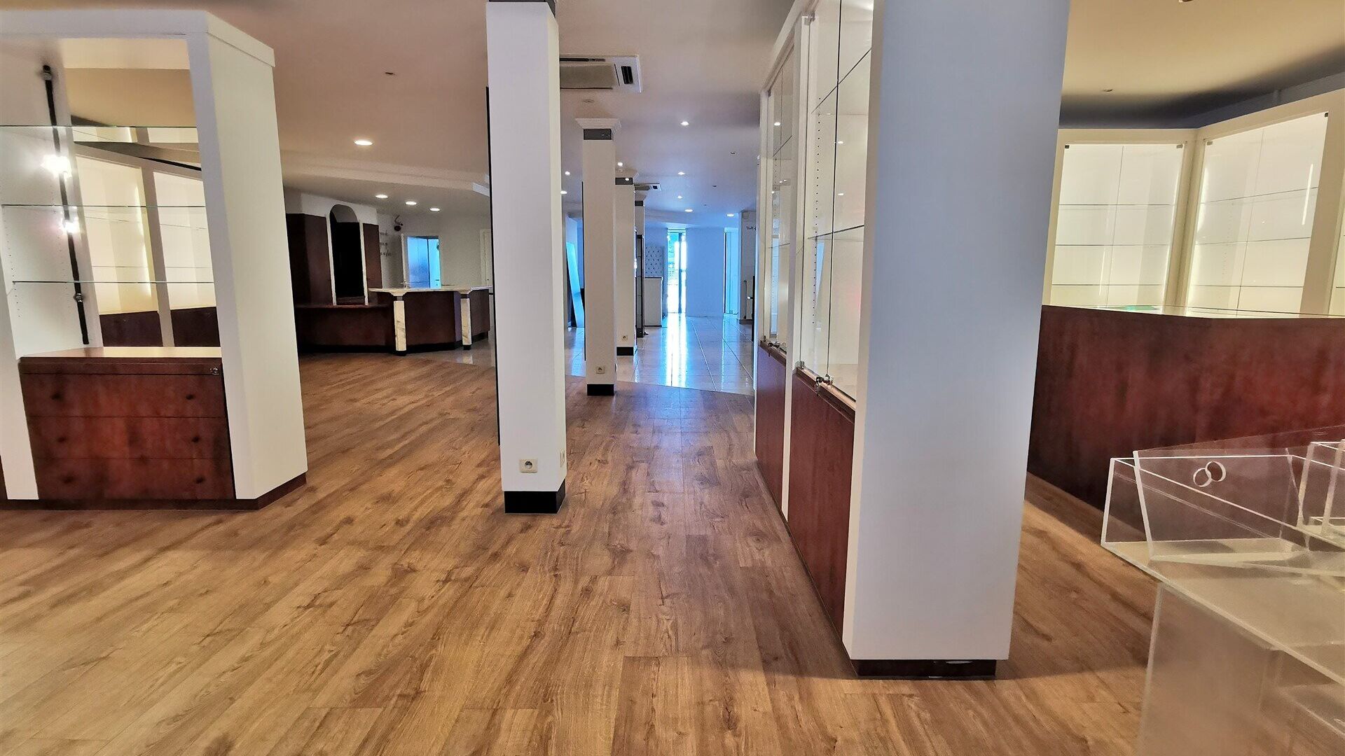 Retail space for rent in HERENT