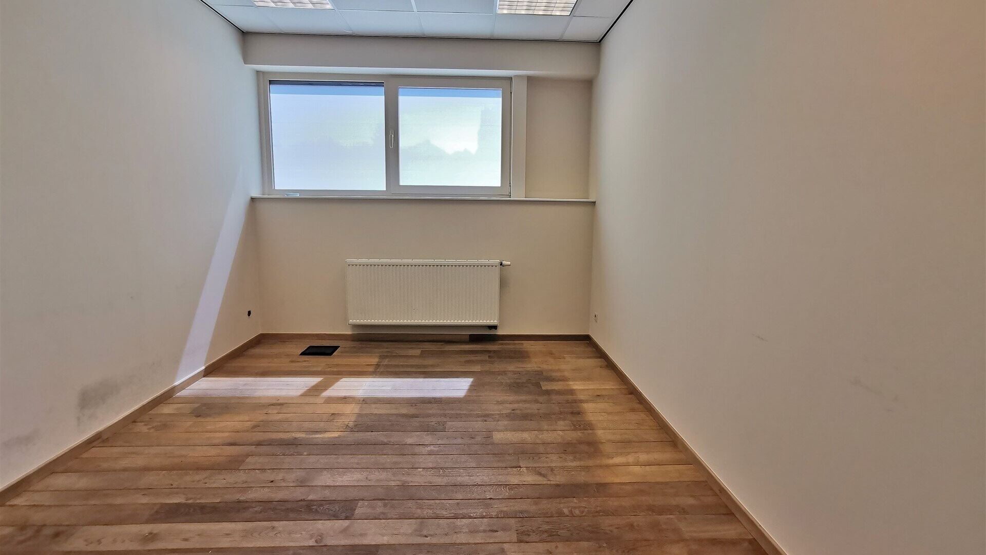 Retail space for rent in HERENT