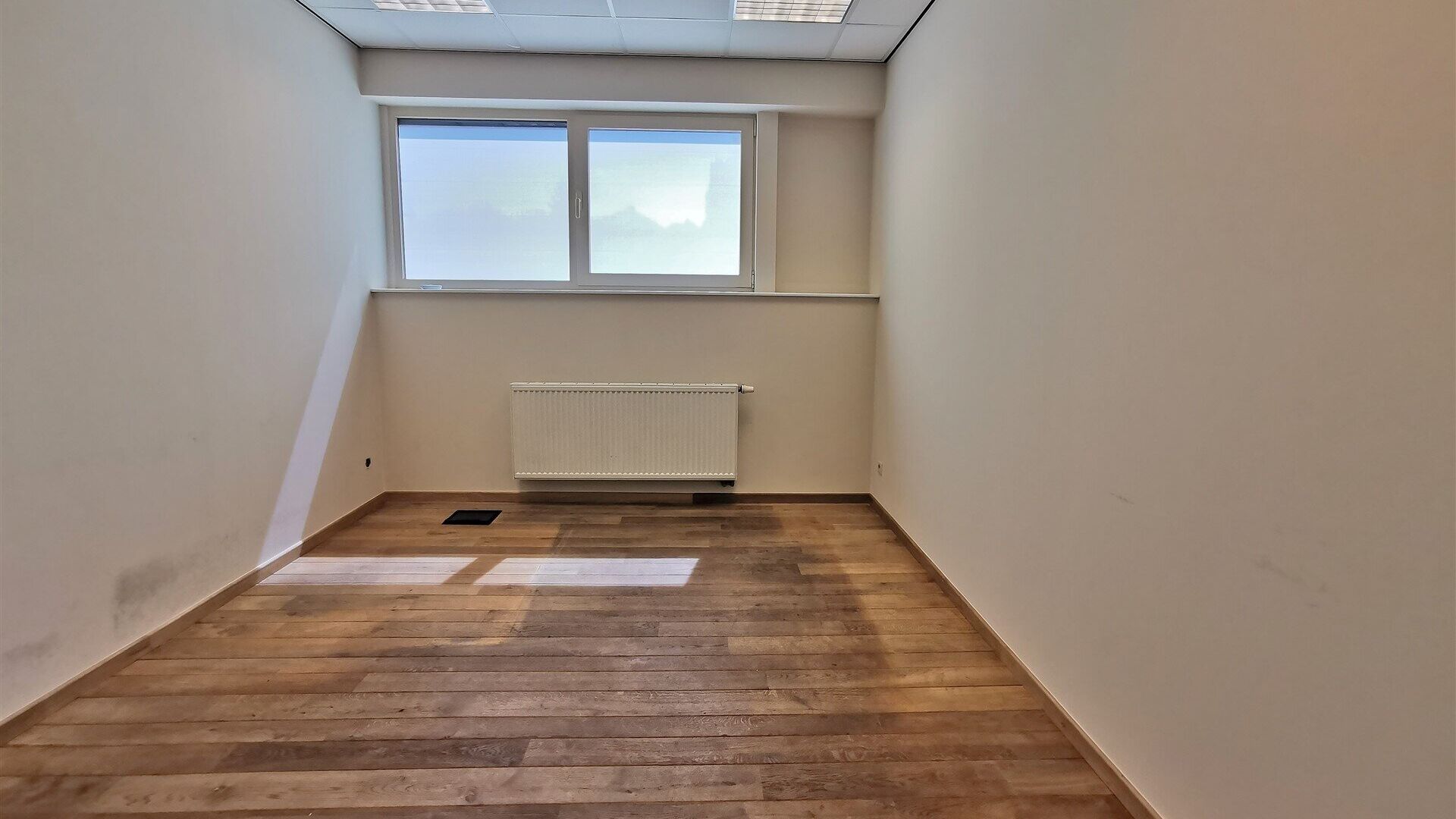 Retail space for rent in HERENT